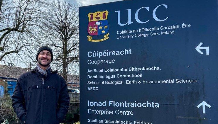 Estudante do IFMG apresenta pesquisa sobre tintas na Irlanda