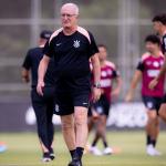 Corinthians pondera multa rescisória ao decidir futuro de Dorival