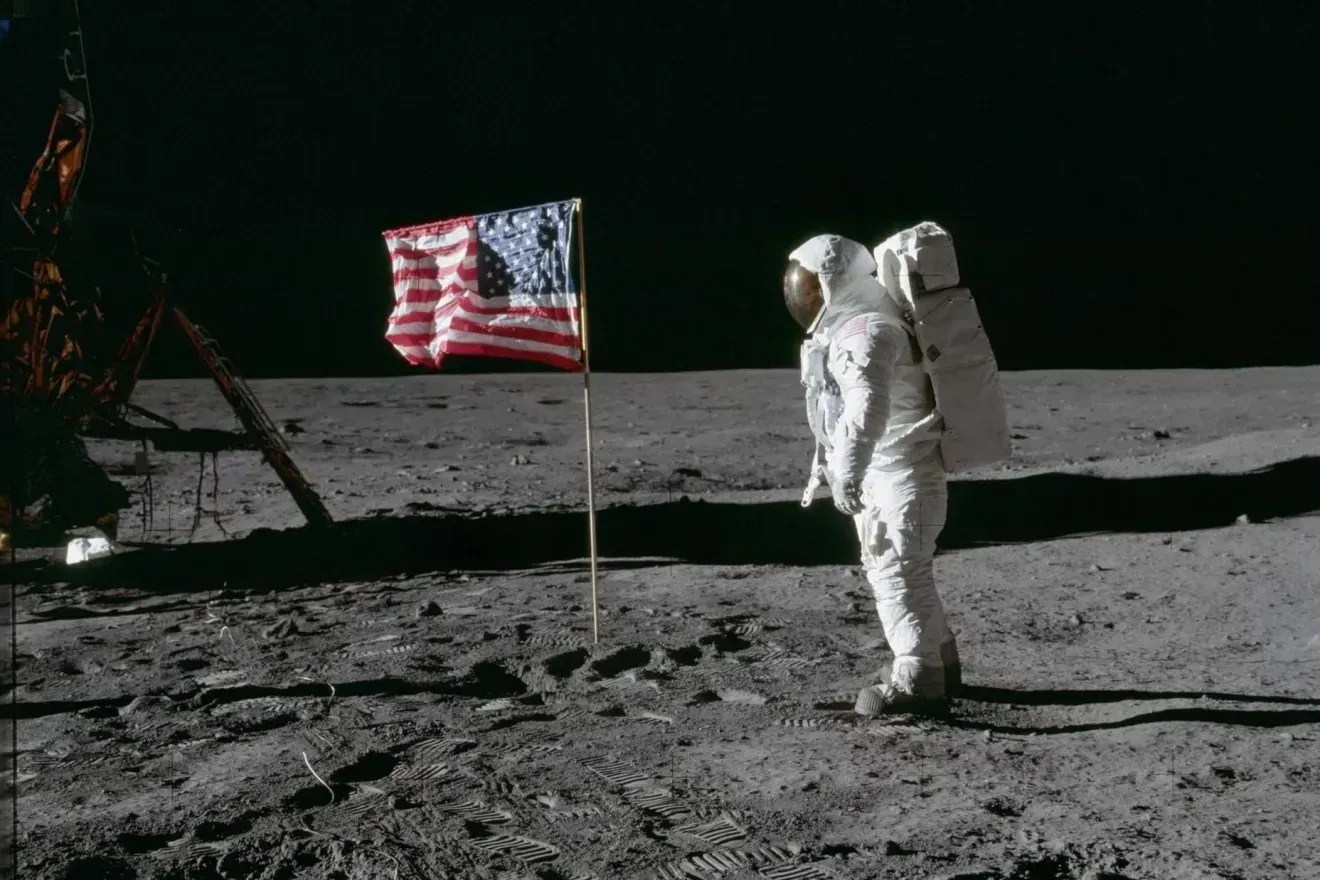 Após Artemis II, Nasa recorre a Musk e Bezos para pousar na Lua