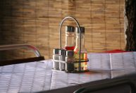 Derramar vinagre no chão da sua casa: para que serve e quando deve ser feito