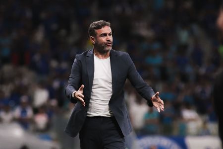 Artur Jorge em estreia pelo Cruzeiro