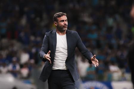 Artur Jorge em estreia pelo Cruzeiro