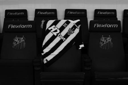Atlético encara o Santos na Vila Belmiro