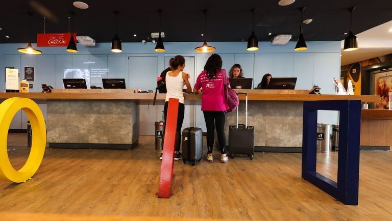 Hotéis têm prazo até 20 de abril para adotar ficha digital de hóspedes