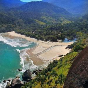 Considerada umas das praias mais belas do Brasil