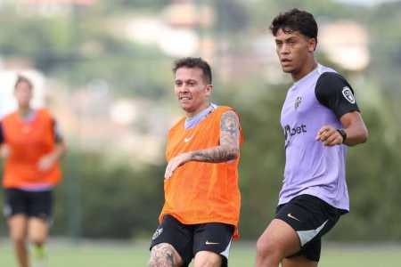 Ian (direita) treinando com Bernard (esquerda)