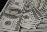 Dólar segue em queda e fecha a R$ 5,07 com alta do petróleo