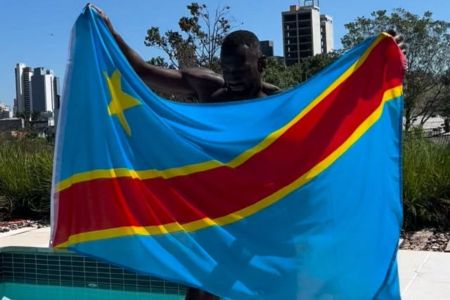 Bolasie faz a festa e dança após classificação da RD Congo à Copa de 2026