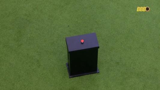 Botão misterioso foi instalado no gramado do BBB 26