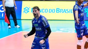 Vôlei: Campinas vira sobre Monte Carmelo e avança às semifinais da Superliga Masculina