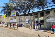 Professores e terceirizados fazem paralisação na rede municipal de BH nesta quinta (16)