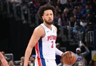 Detroit Pistons vence Orlando Magic e força jogo seis nos playoffs da NBA