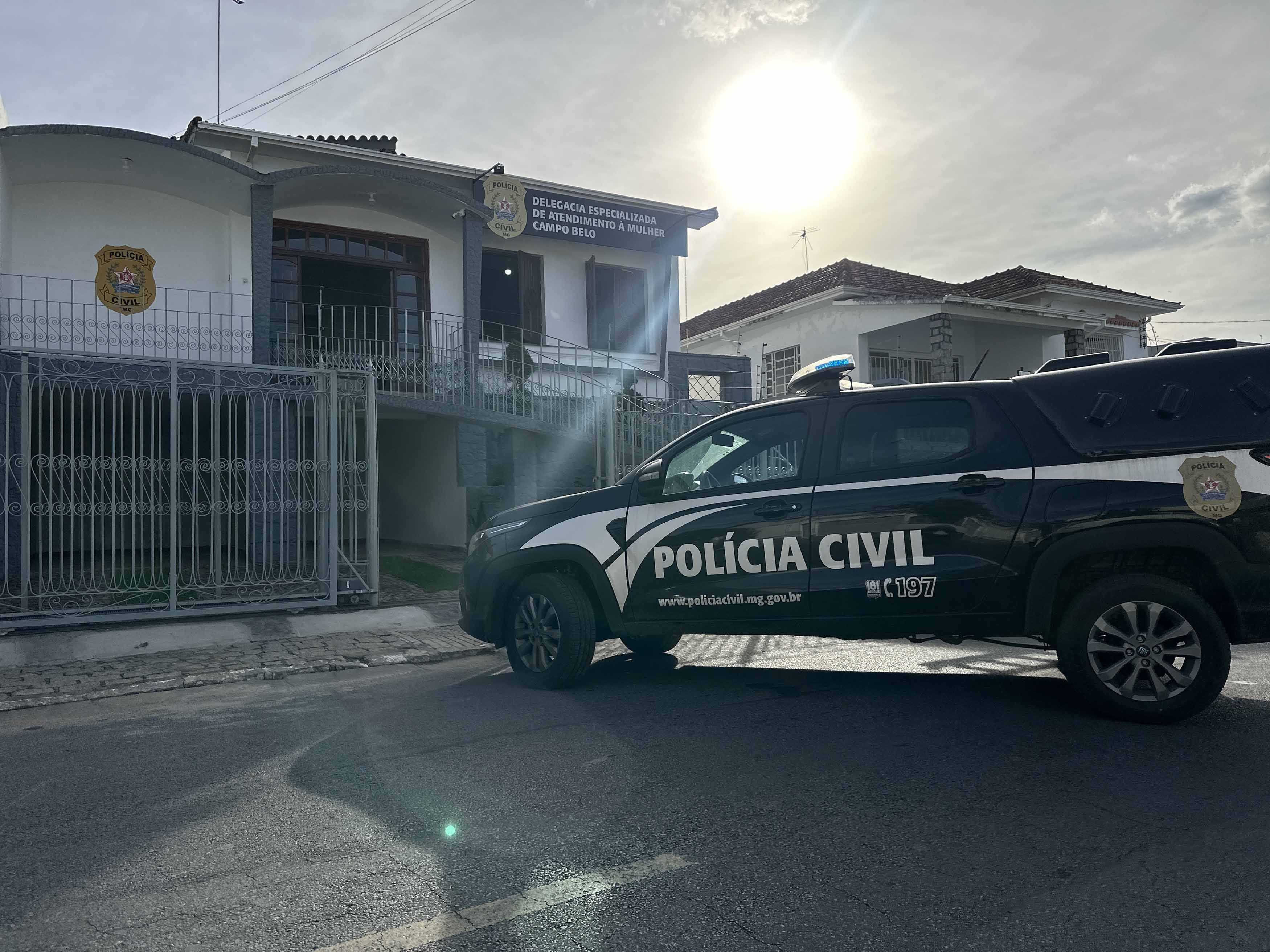 Homem é preso suspeito de matar a própria mãe, em Campo Belo