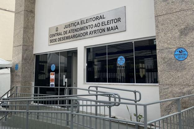 Zanin determina acesso gratuito a serviços da Justiça Eleitoral para quem não tem internet