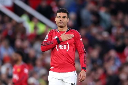 Casemiro celebra mais um gol pelo United na temporada