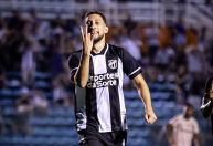 Com golaço de 'Lionel' Melk, Ceará goleia Jacuipense e segue vivo na Copa do Nordeste