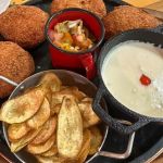 Caravana da Imprensa abre Comida di Buteco 2026 em Montes Claros