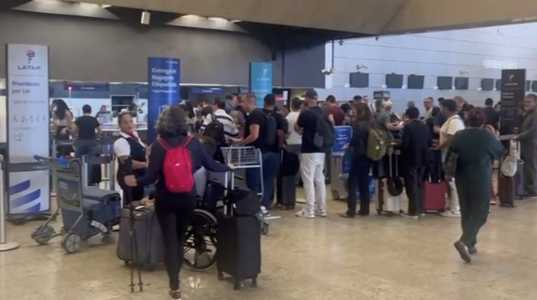 Aeroporto de Confins, na Grande BH, tem movimento intenso