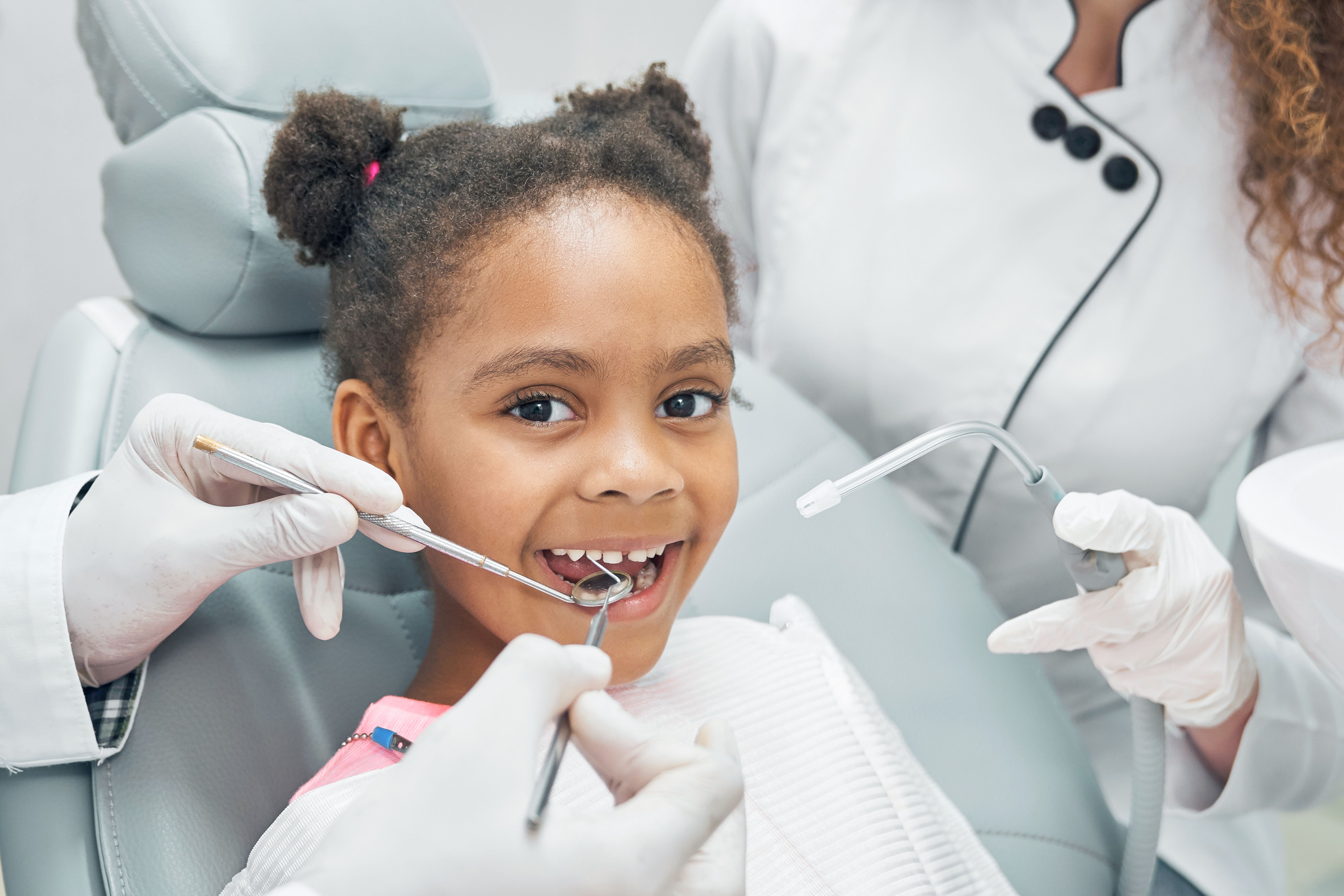 ONG seleciona jovens de BH para tratamento dentário completo gratuito