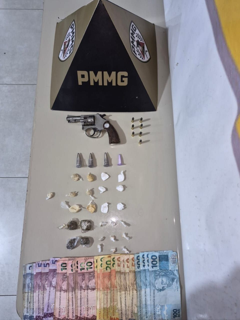 Jovem é preso por tráfico durante operação da PM em Montes Claros