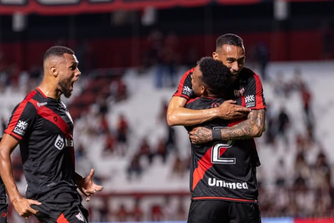 Atlético-GO vence Avaí, sobe na tabela e sai da zona de rebaixamento da Série B