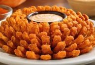 Cebola Outback: como fazer em casa sem errar no corte