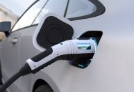 Vendas de carros elétricos aumentam em 51% na Europa