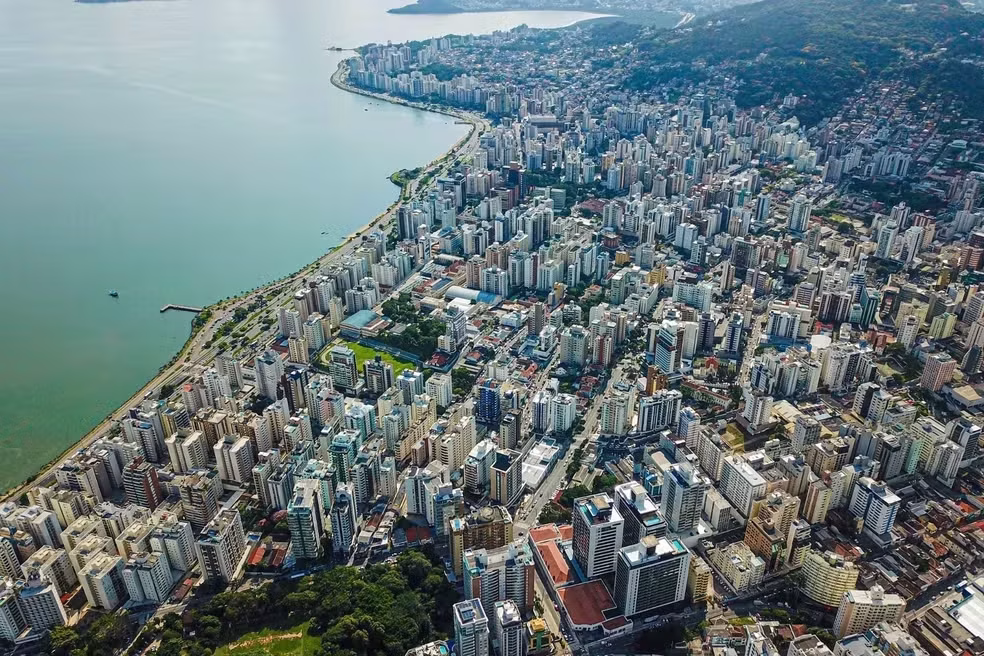 Últimos dias de inscrição: concurso com 10 mil vagas na Educação de SC