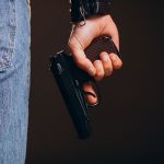 Três pessoas ficam feridas após ataque a tiros em bar em Montes Claros