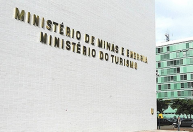 Governo detalha medidas provisórias e decretos para conter alta dos combustíveis