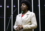 PT confirma Benedita ao Senado e defende eleição direta no Rio