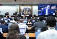 Fim da escala 6x1 avança na Câmara; veja o que falta para virar lei