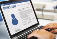 Governo dos EUA vai suspender habilitação de imigrantes? Entenda Lei Dalilah