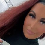 Mulher descobre tumor cerebral após retirar extensão de cílios