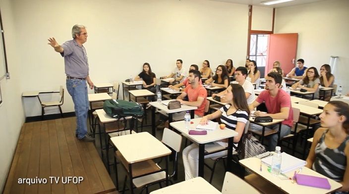 Ouro Preto está entre 14% dos municípios mineiros que cumprem piso do magistério