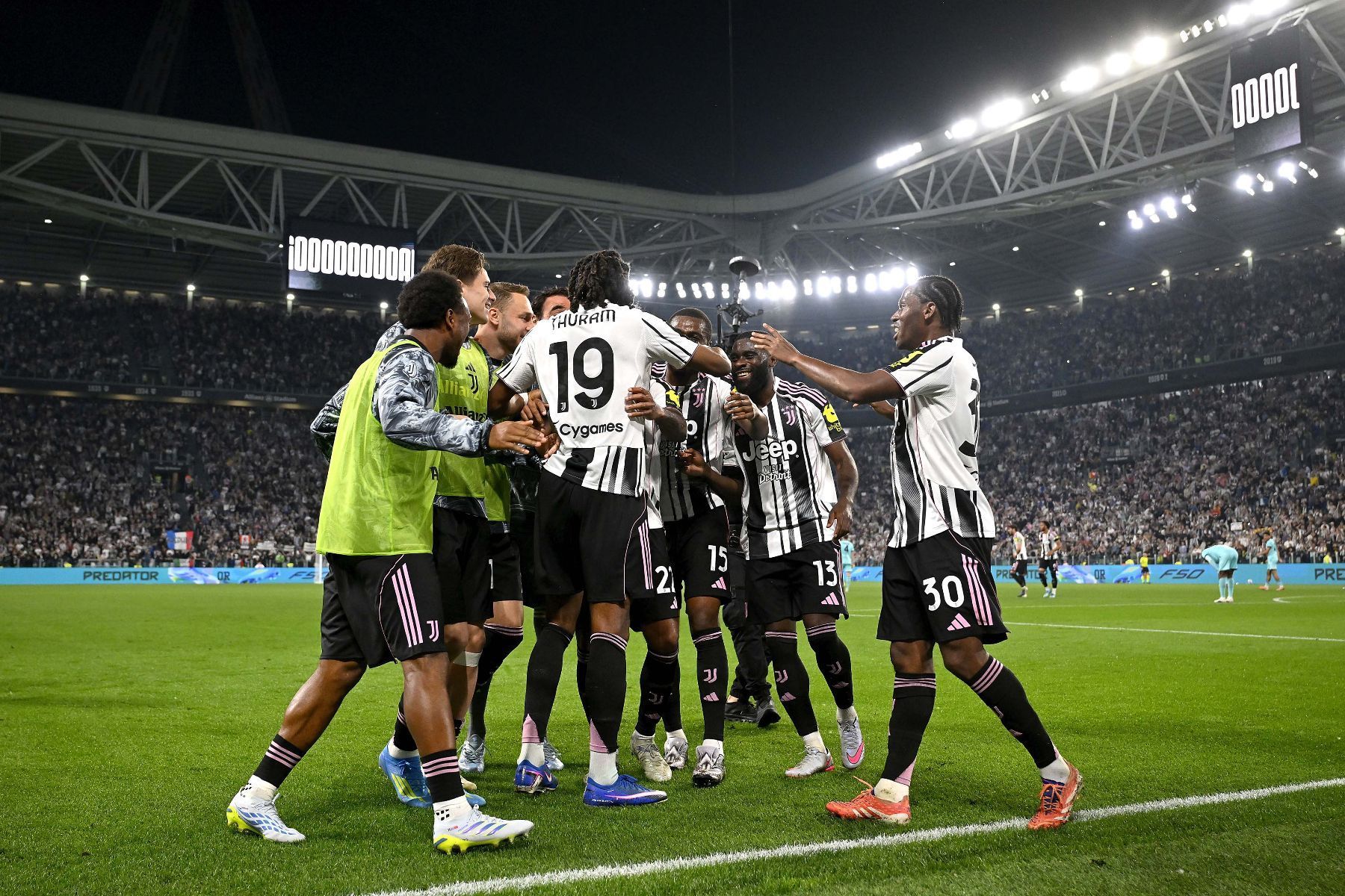 Juventus bate Bologna em casa e segue firme em luta por vaga na Champions