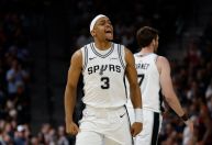 Armador dos Spurs conquista prêmio da NBA e repete feito de pai de Curry