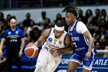 Minastenistas venceram o primeiro duelo, na Arena UniBH