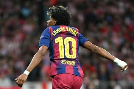 Lamine Yamal em ação pelo Barcelona em 2026