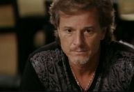 Personagem de Marcello Novaes em Avenida Brasil tem final trágico; relembre