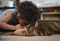 Conviver com pets pode fortalecer imunidade de crianças, apontam estudos