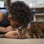 Conviver com pets pode fortalecer imunidade de crianças, apontam estudos