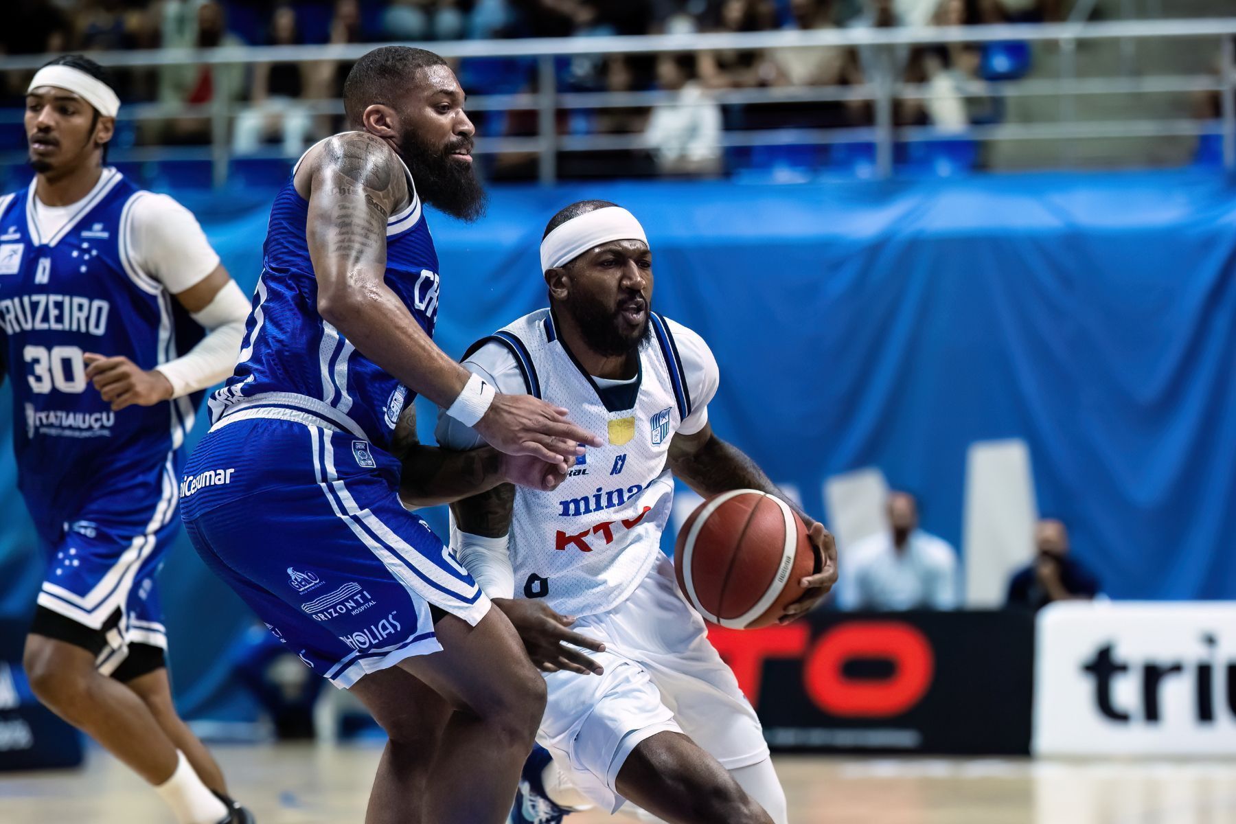 Em jogo acirrado, KTO Minas vence Cruzeiro e sai na frente nos playoffs do NBB