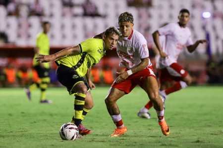 São Bernardo foi eficiente para vencer em pleno Aflitos