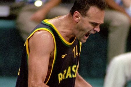 Oscar em ação pela Seleção Brasileira nos Jogos Olímpicos de 1996