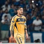 Capitão do Boca, Paredes critica arbitragem após derrota para o Cruzeiro