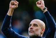 Guardiola evita euforia após reviravolta na Premier League: 'Futebol surpreende'