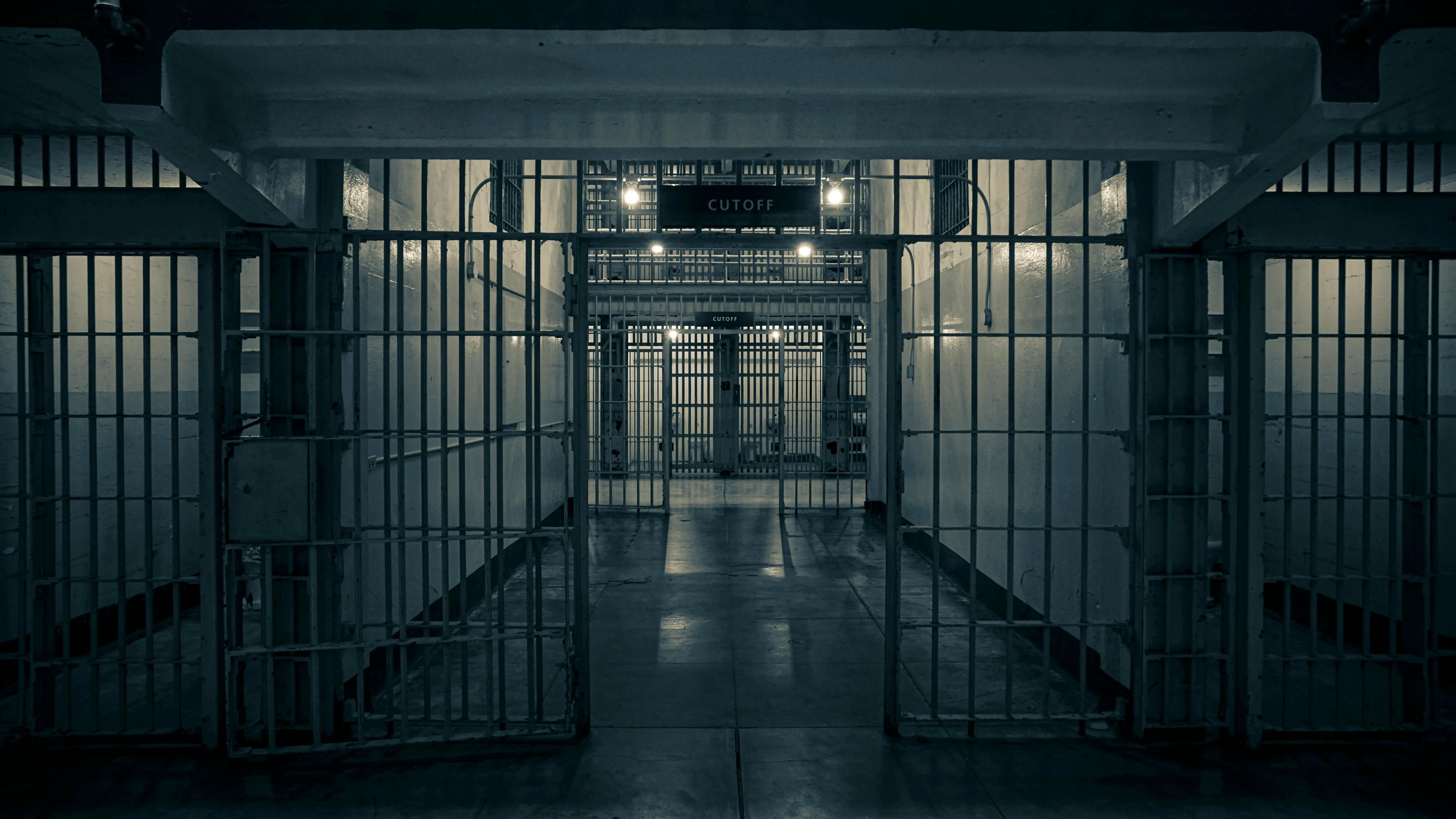 Mato Grosso proíbe visitas íntimas a condenados por feminicídio, estupro e pedofilia