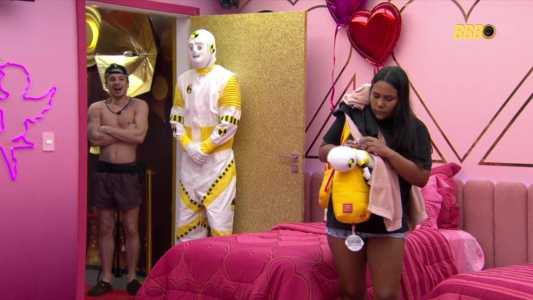 Chaiany, Boneco e Gabriela se mudam de quarto