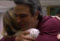 Ana Paula recebe consolo de Tadeu Schmidt dentro da casa no BBB 26